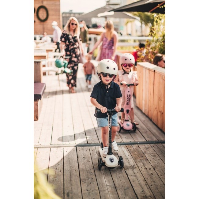 Scoot & Ride - Highwaykick 3 LED Ash trotinet Scoot & Ride - Highwaykick 3 LED Ash trotinet